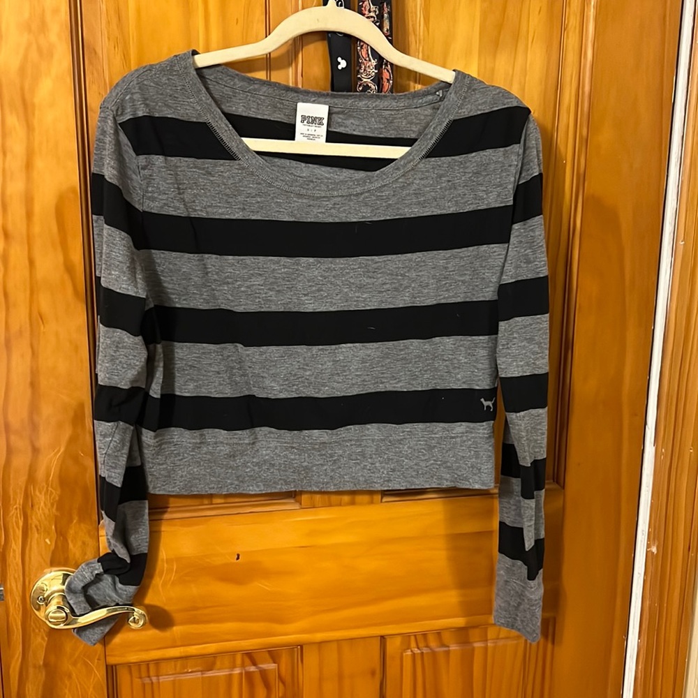 Victoria Secret Long Sleeve Crop top. Size Small